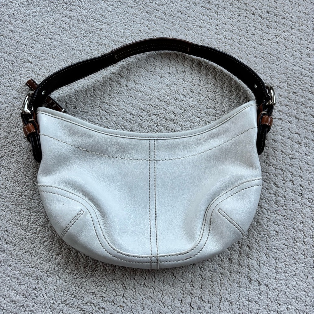 Coach cream leather shoulder bag